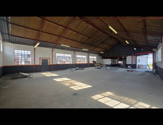 493M² WAREHOUSE TO LET IN SEBENZA